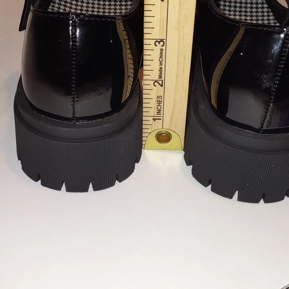 NEW Seychelles Black Faux Patent Leather Chunky Lug Sole Style name Alley Cat